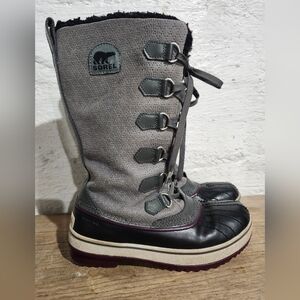 Sorel Tivoli Gray, Black‎ with Purple detail waterproof Winter Boots size 7